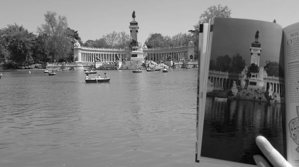 Discover Exhibitions at Kiosko Alfonso A Coruña