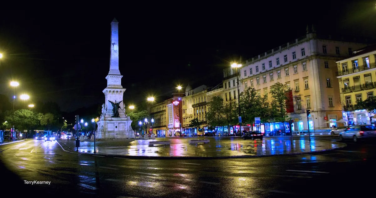 Discover Notable Modernist Tombs in San Amaro Cemetery