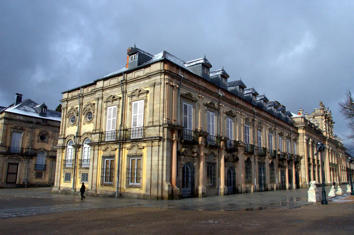 Who Designed Casa del Agua? A Coruña's Modern Gem