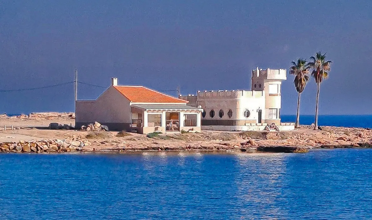 Discover Alicante's Colorful Houses in Santa Cruz