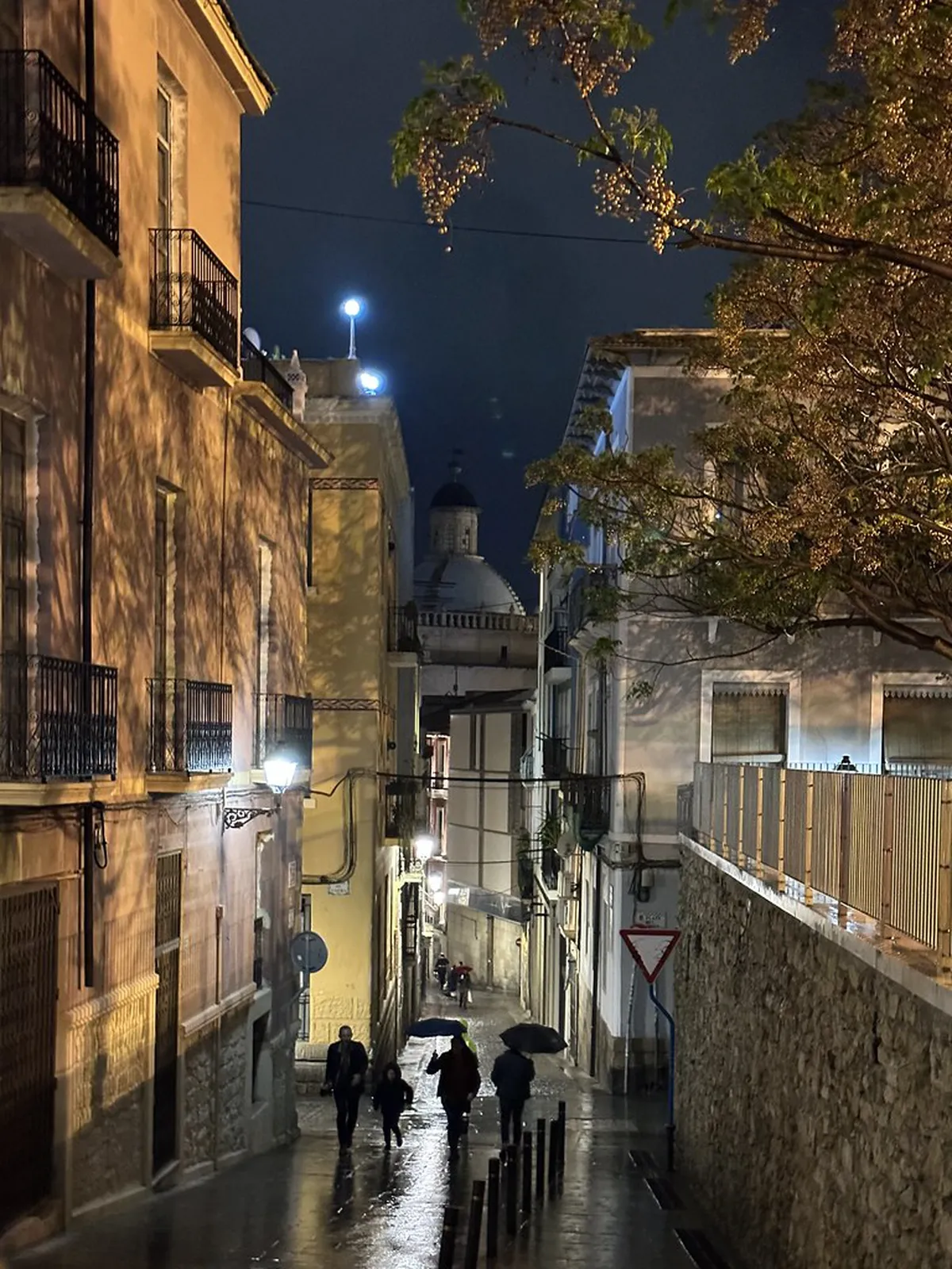 Alicante's Historic Balconies: A Journey Through Time