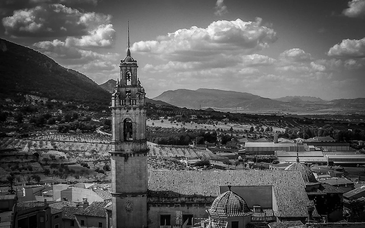 Best Streets in Alicante: Traditional Balconies Guide 2025