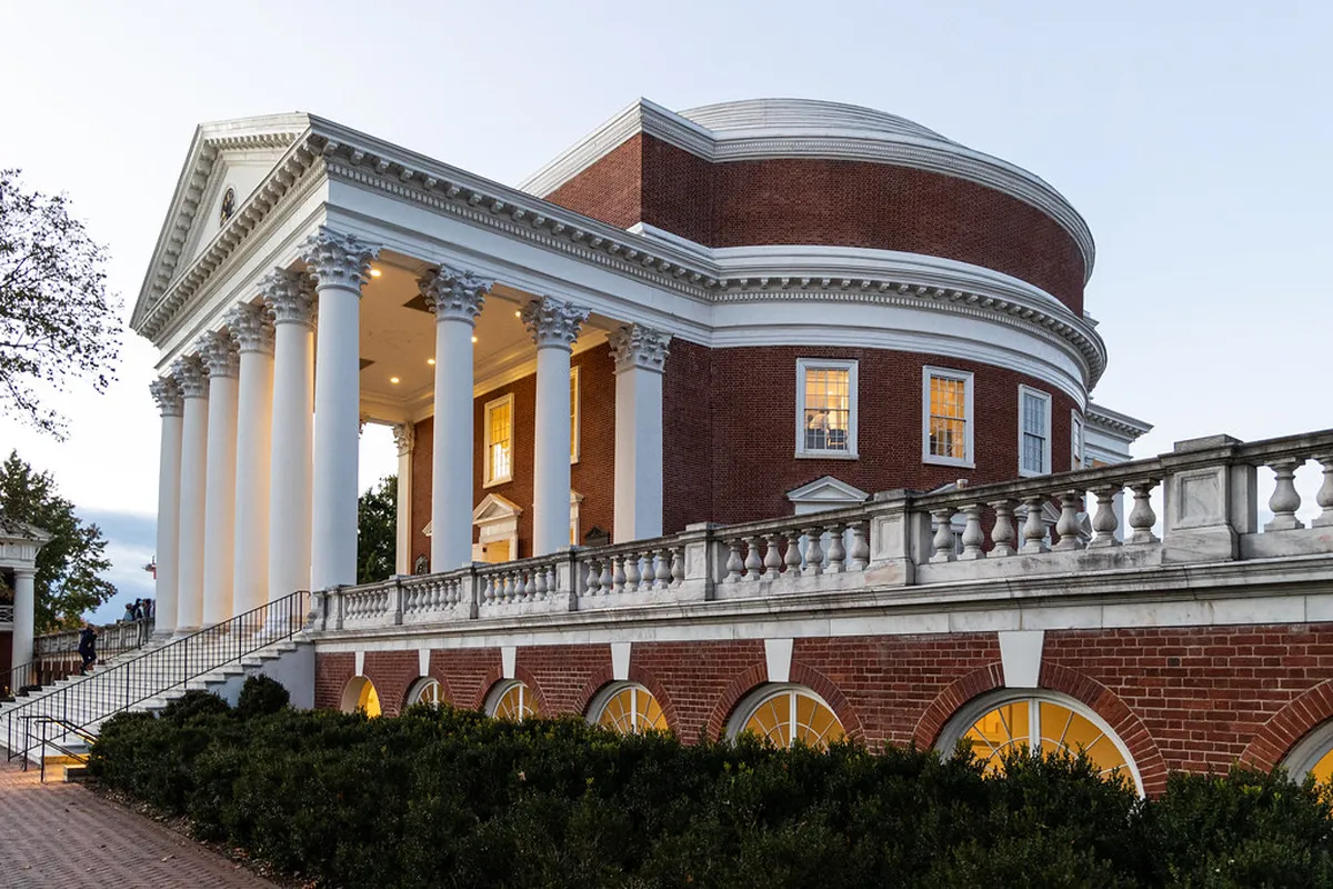 Key Buildings by Juan Vidal Ramos in Alicante Guide