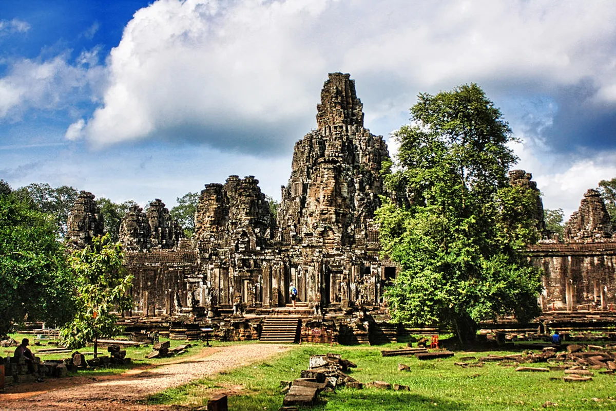 Religious Architecture Styles in Alicante: A Guide