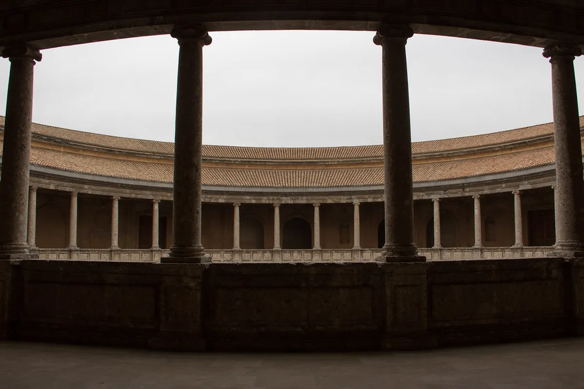 Alicante's Wrought-Iron Balconies: History and Design Guide
