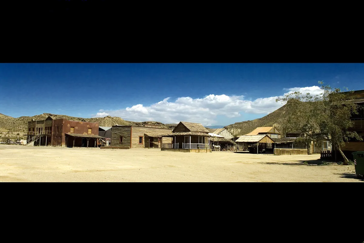 Almería's Unique Ironwork: A 2025 Architecture Guide