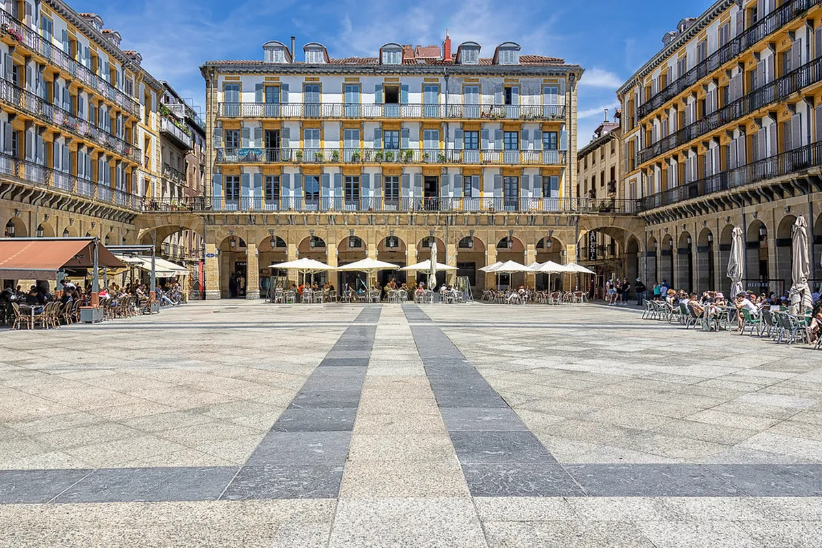 Exploring Almería's Heart: Plaza de la Constitución Guide