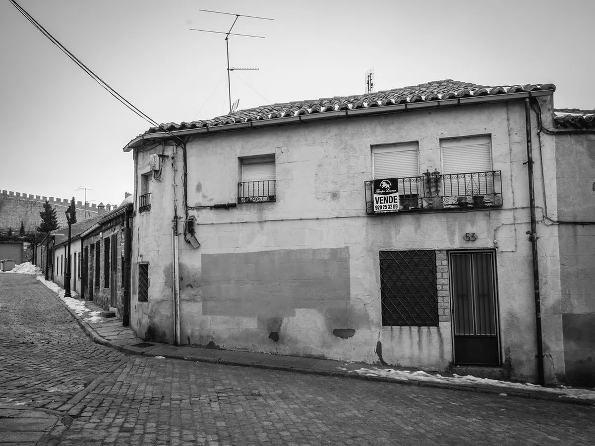 Discover Ávila's Walls: Key Architectural Features