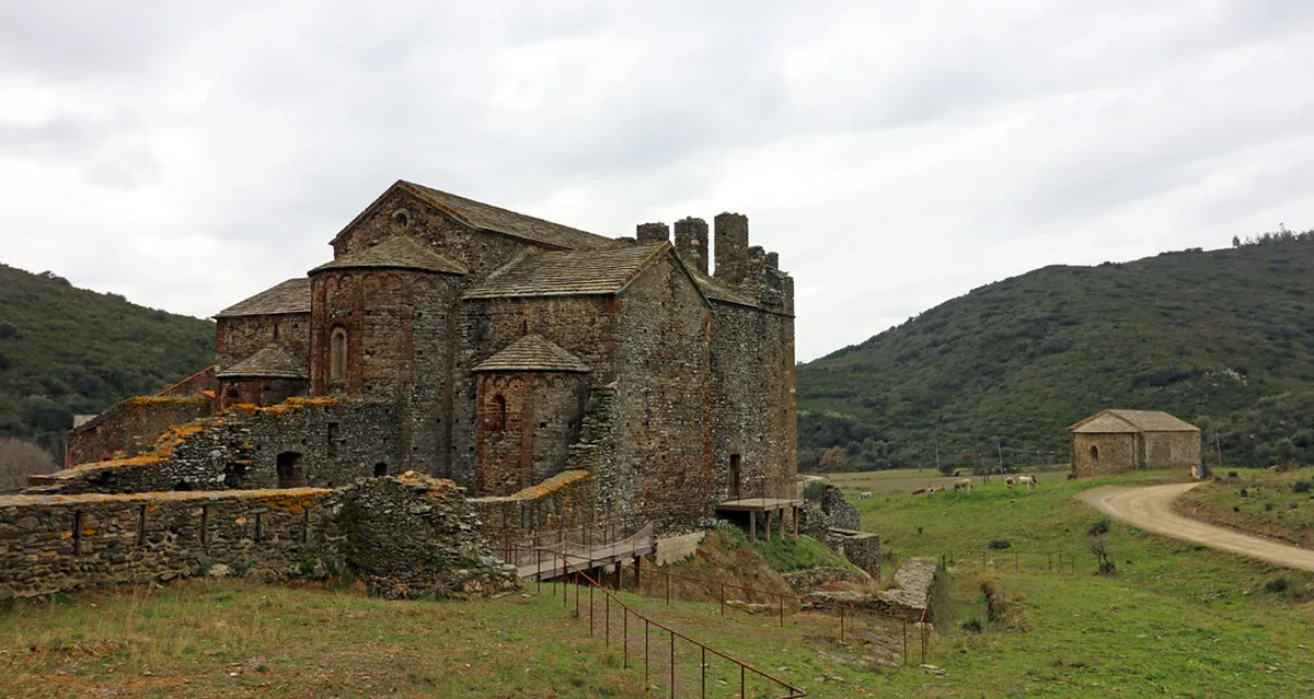 Mastering Stone Masonry Techniques in Historic Ávila, Spain