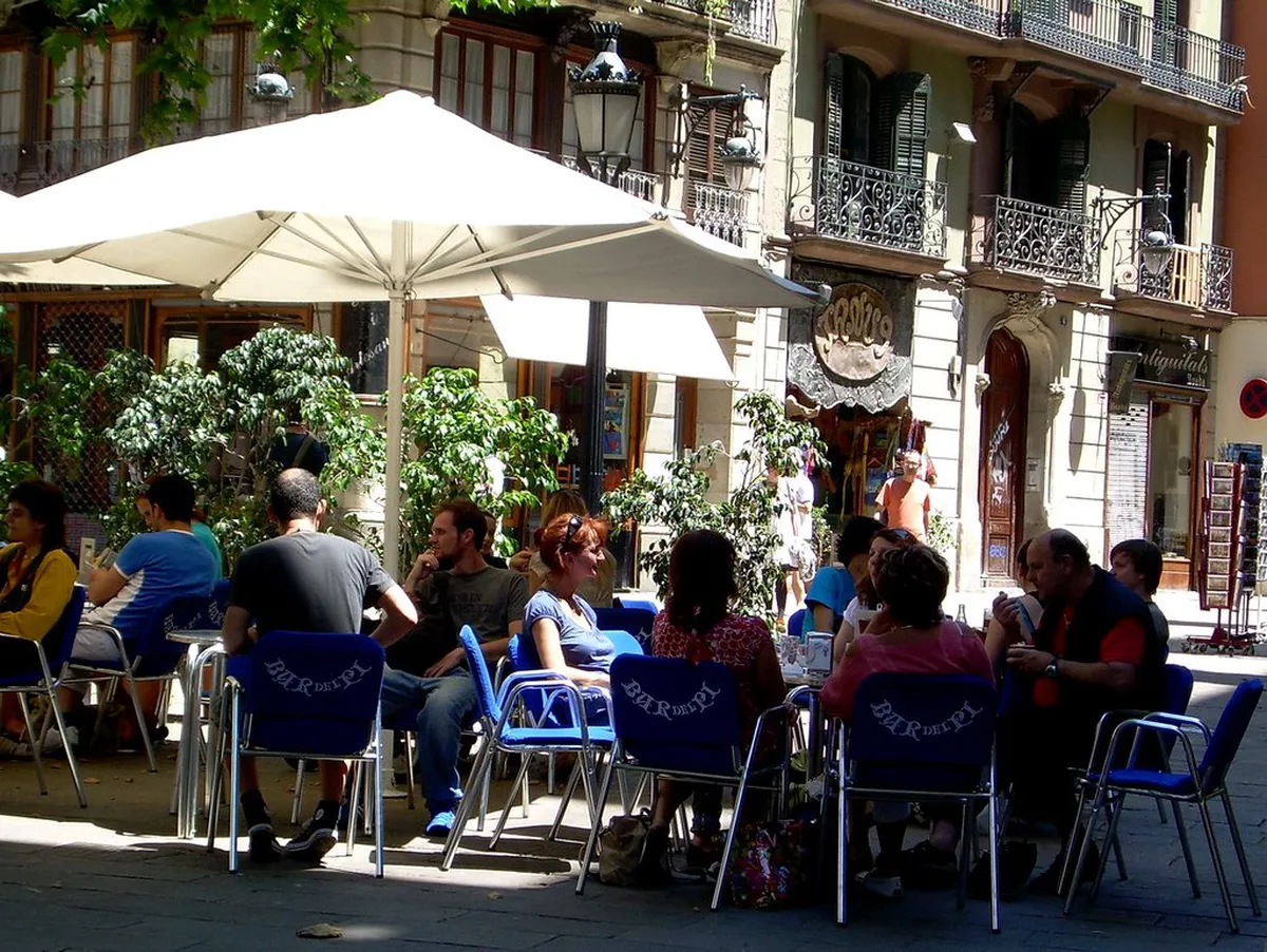 A Guide to Barcelona's Gothic Quarter: Architecture, History, & Charm