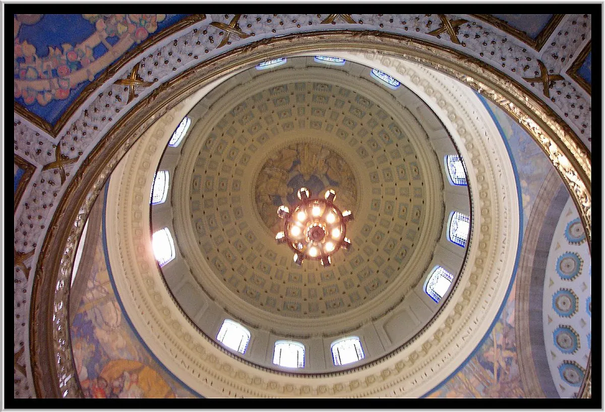 Discovering Gràcia's Unique Architecture in Barcelona