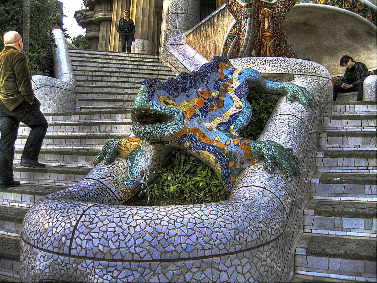 Park Güell Dragon Statue: Gaudí's Iconic Masterpiece