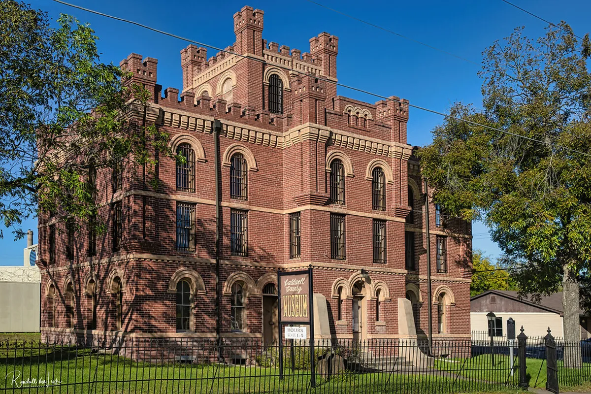 Discover Bilbao's Architecturally Significant Museums