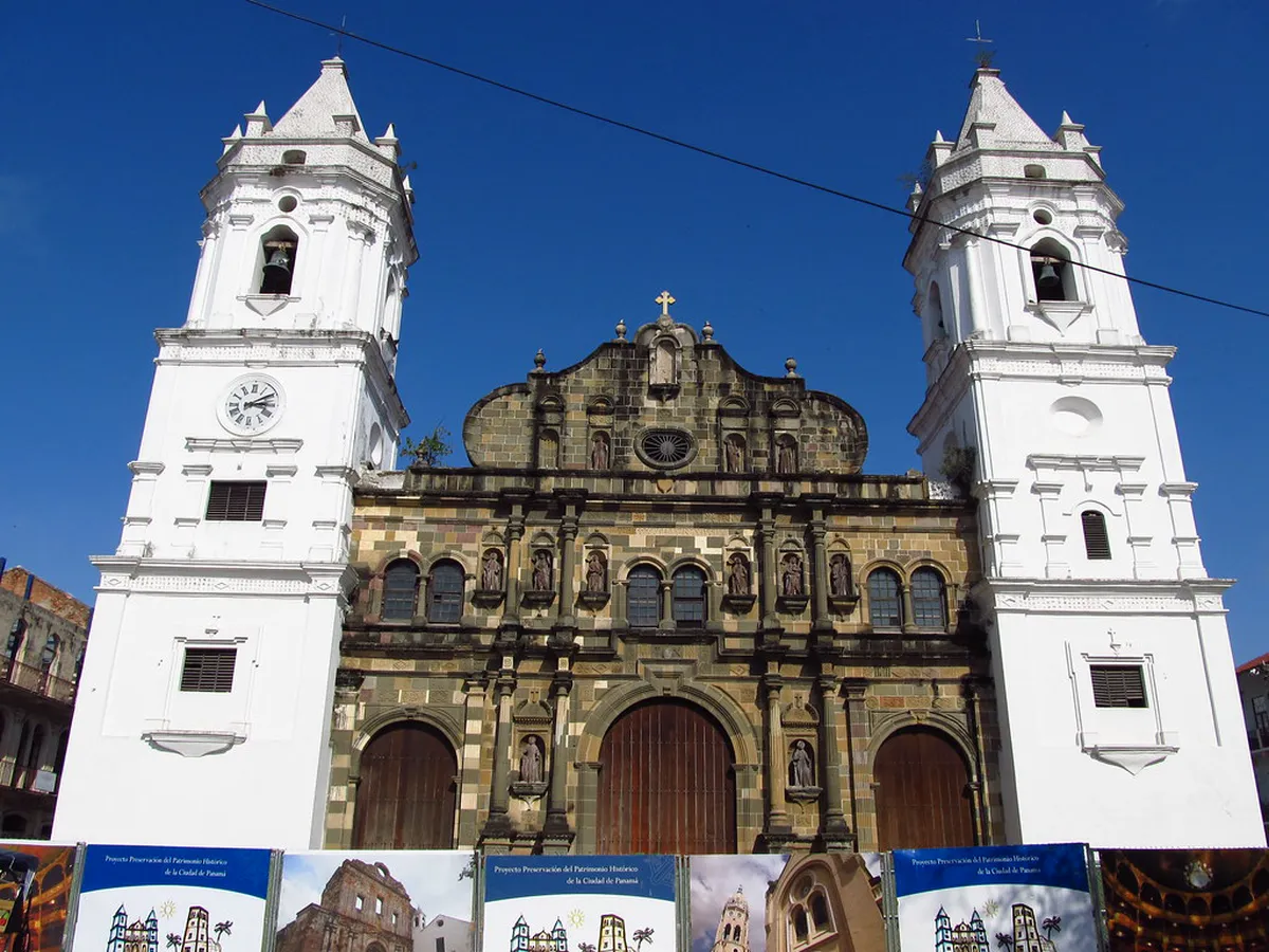 A Walking Tour of Casco Viejo Buildings in Bilbao 2025