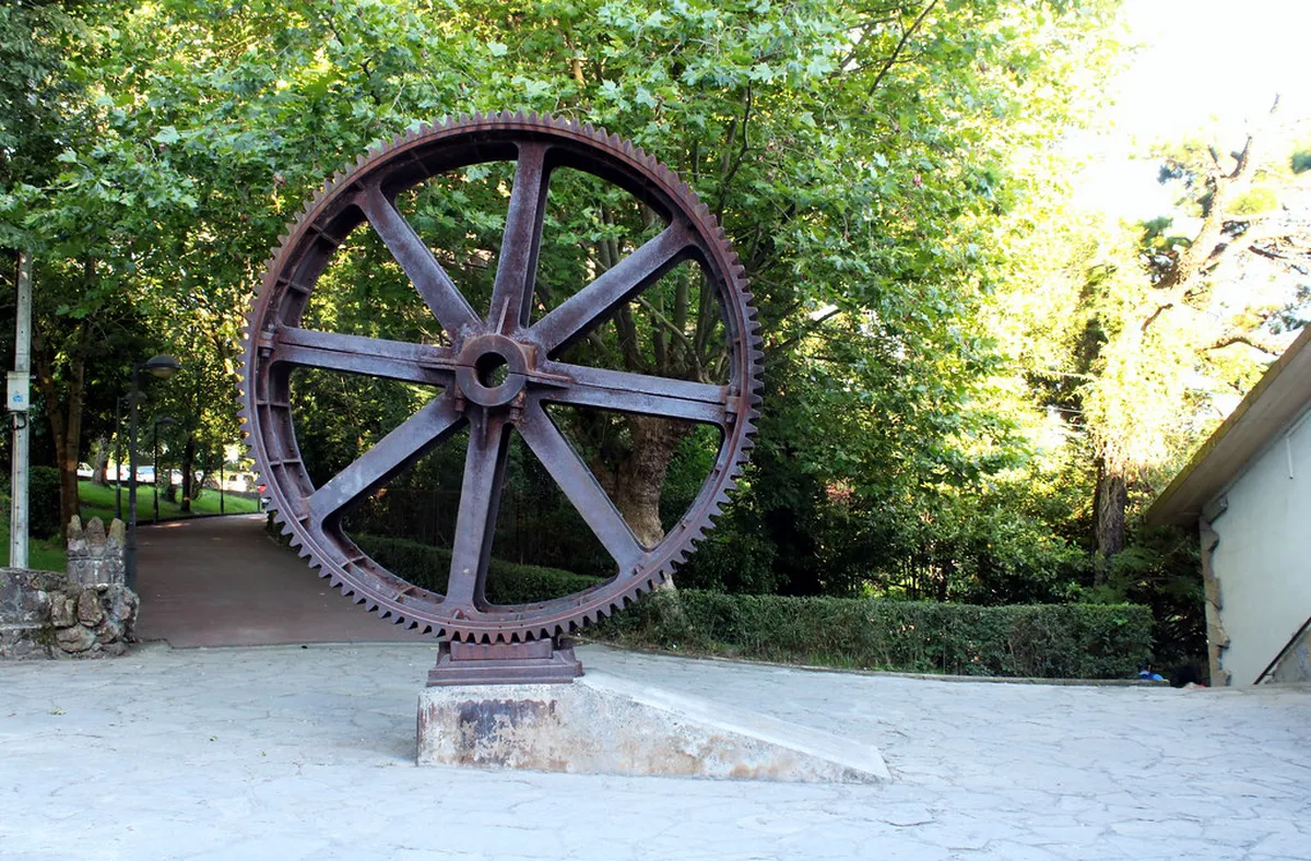 Artxanda Funicular Station Design: Bilbao's Architectural Icon