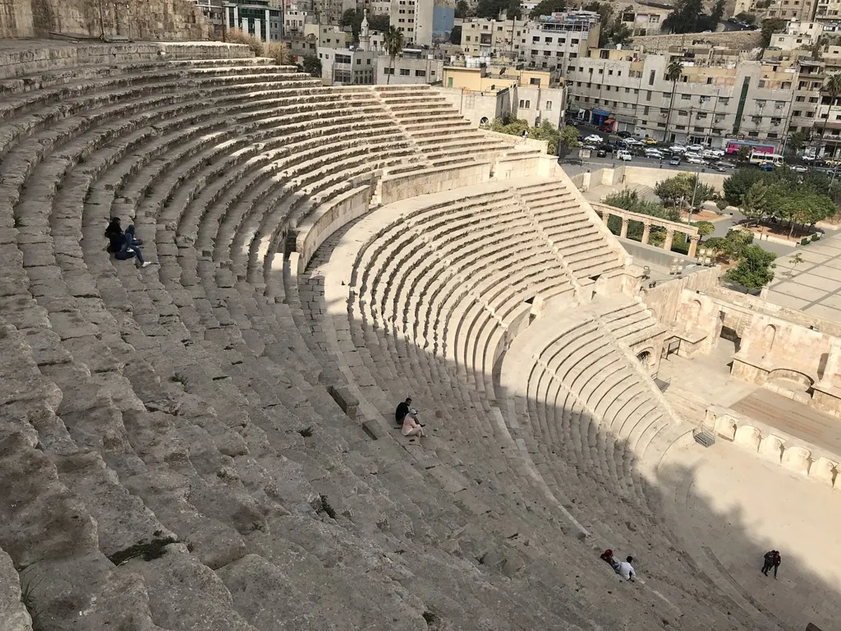Best Time to Photograph Zubizuri Bridge in Bilbao