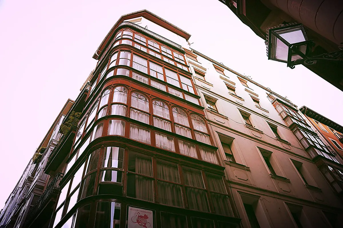 Explore Casco Viejo Architecture in Bilbao 2025 Guide