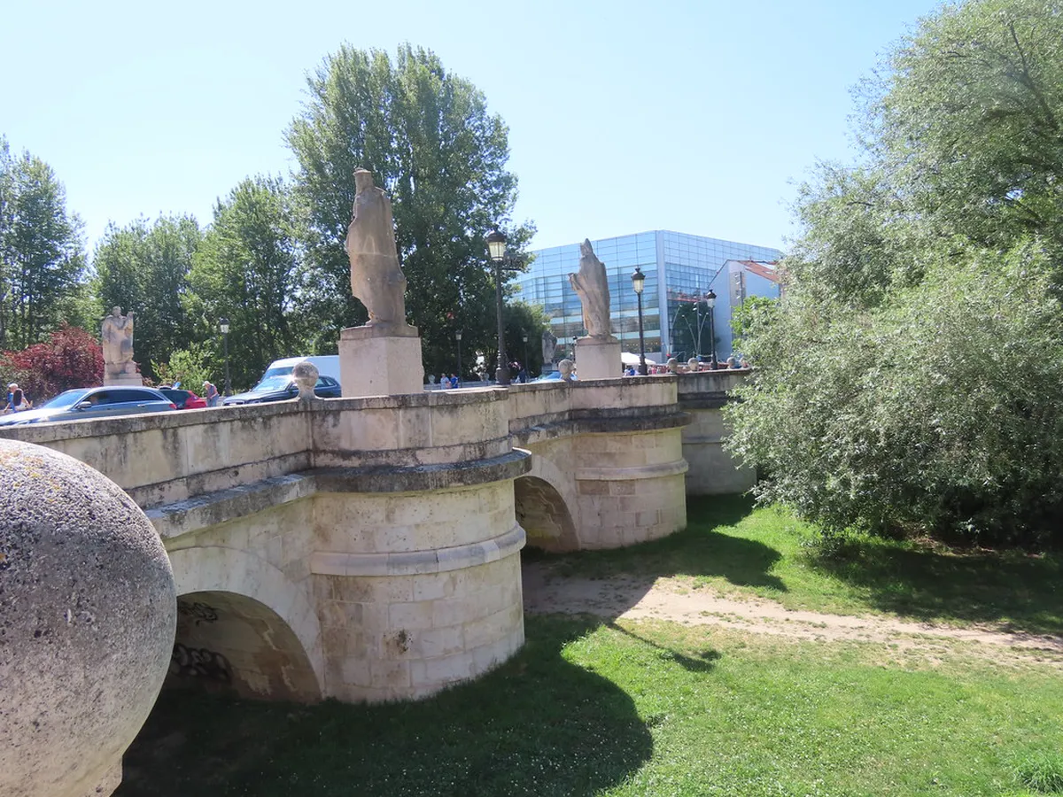 Discover the Historic Bridges Over the Arlanzón in Burgos