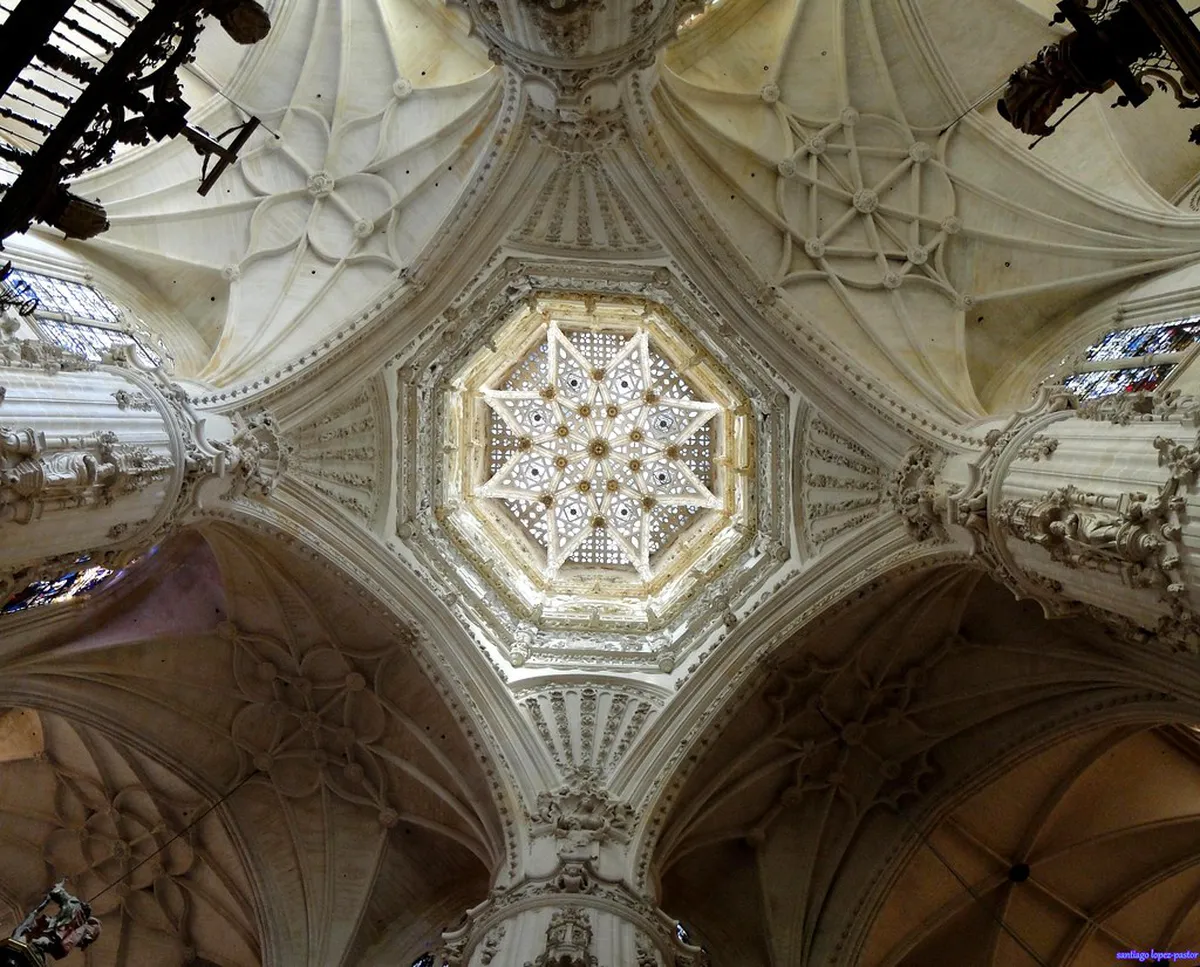 Burgos Cathedral Architecture: A Grand Guide to History