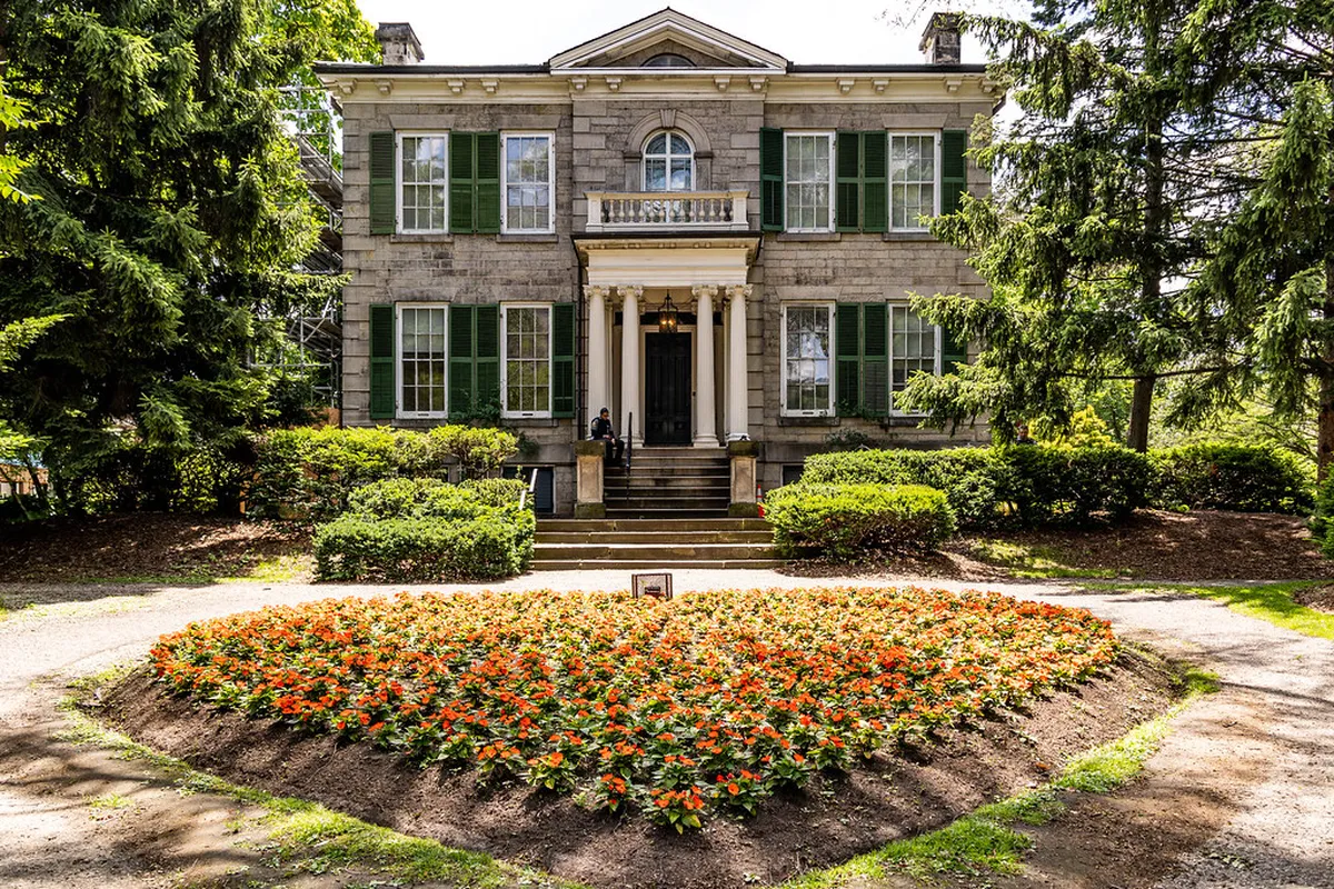 Key Features of Burgos Cathedral's Golden Staircase