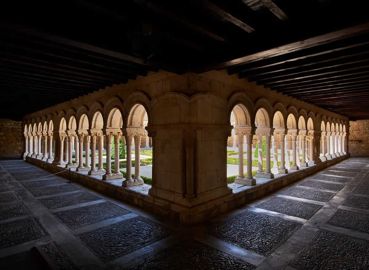 Monasterio de las Huelgas: Burgos Royal Monastery Guide