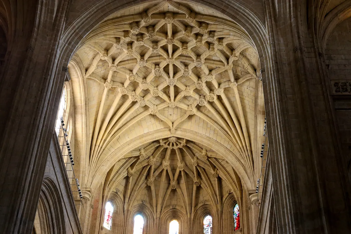 Santa María Co-cathedral Architecture: A Cáceres Guide