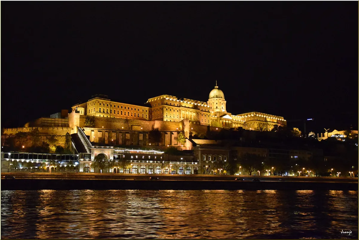 Exploring Palacio de las Veletas Museum in Cáceres