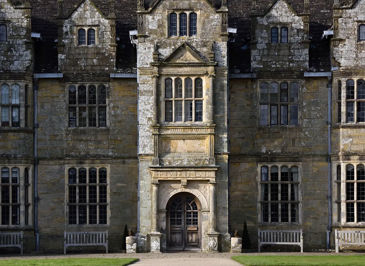 Discover Free Architecture Sights in Cáceres for 2025