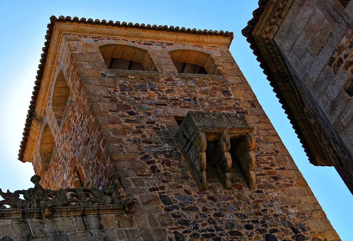 Uncover Stunning Plateresque Details in Cáceres