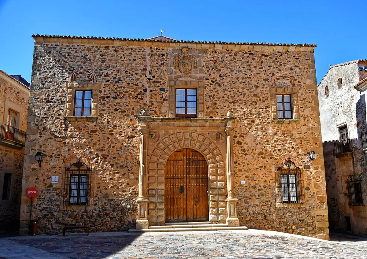 Where to Find Gothic Churches in Cáceres, Spain