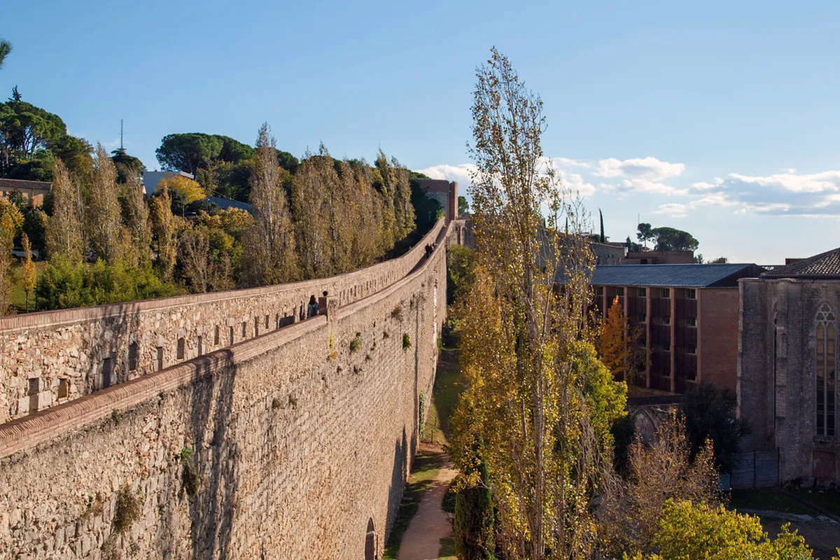 Your Free Girona Architecture Walking Tour Map 2025