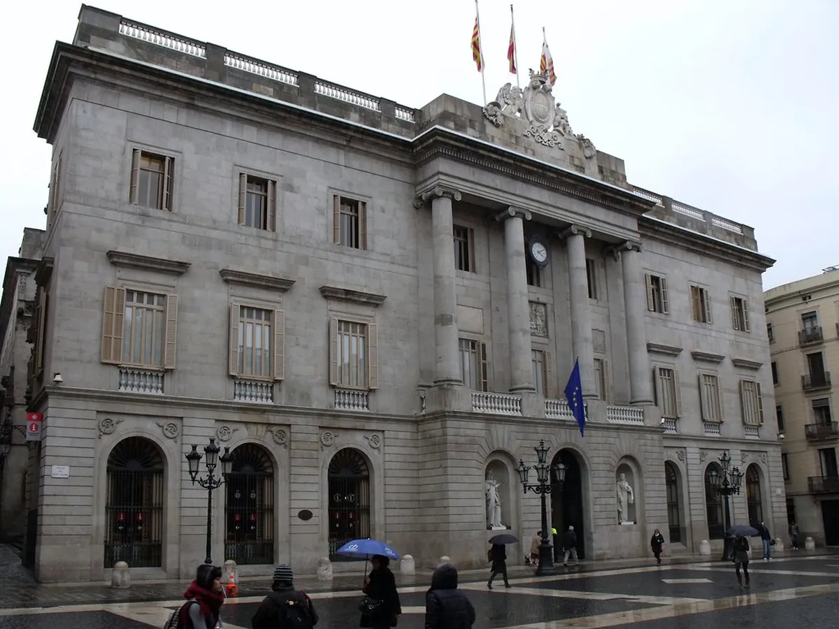 Explore Girona's Ancient Gothic Quarter Architecture