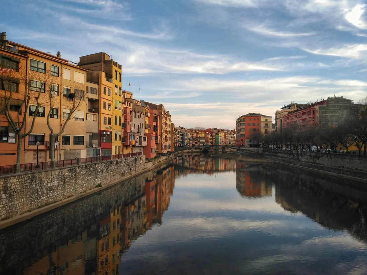 How Girona's Rivers Shaped Its Layout: A Guide