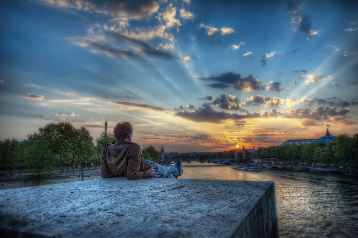 Photographing Girona's Eiffel Bridge at Sunset in 2025