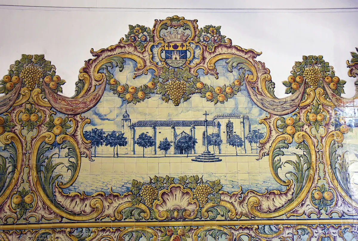 Granada's Traditional Andalusian Roof Tiles Guide (2025)