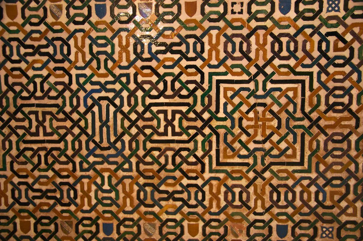 Best Examples of Tilework in the Alhambra (2025 Guide)