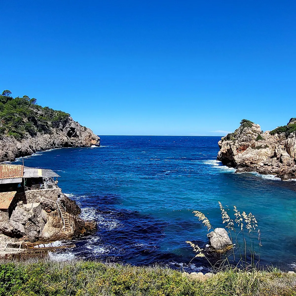 Discover Sa Penya District Buildings in Ibiza Town