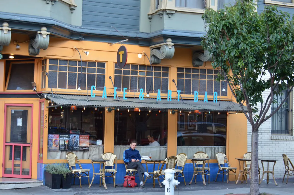 How to Photograph La Laguna's Wooden Balconies in 2025