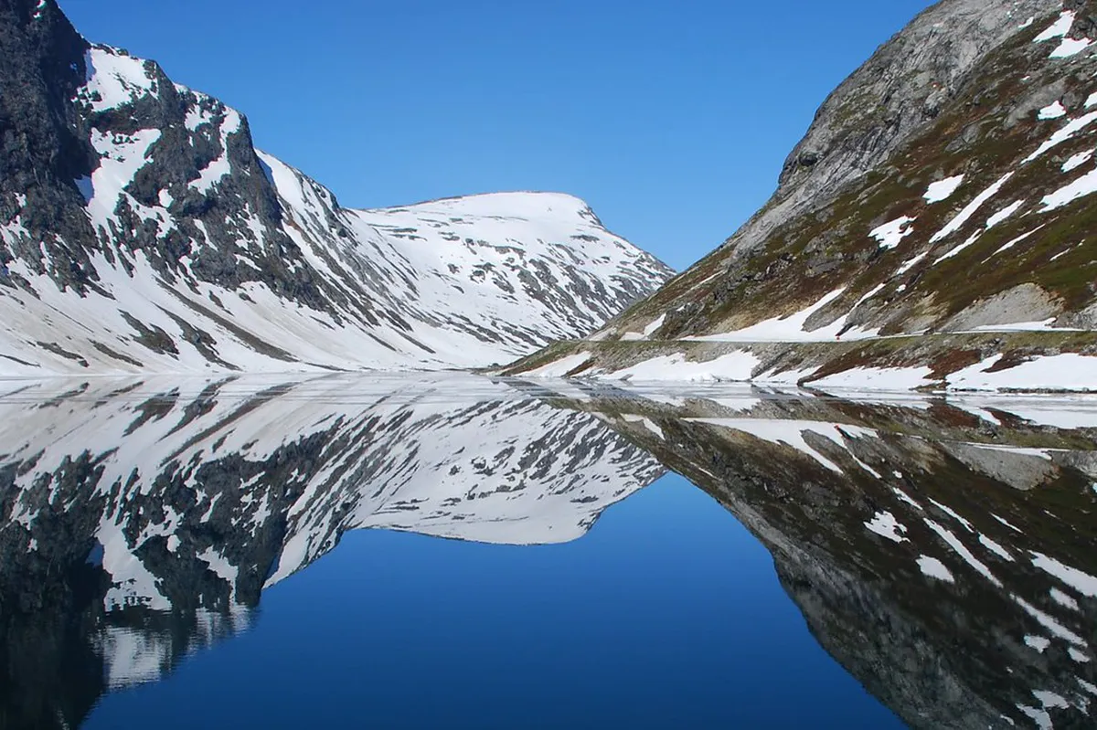 La Laguna Cathedral's Reconstruction History Explained