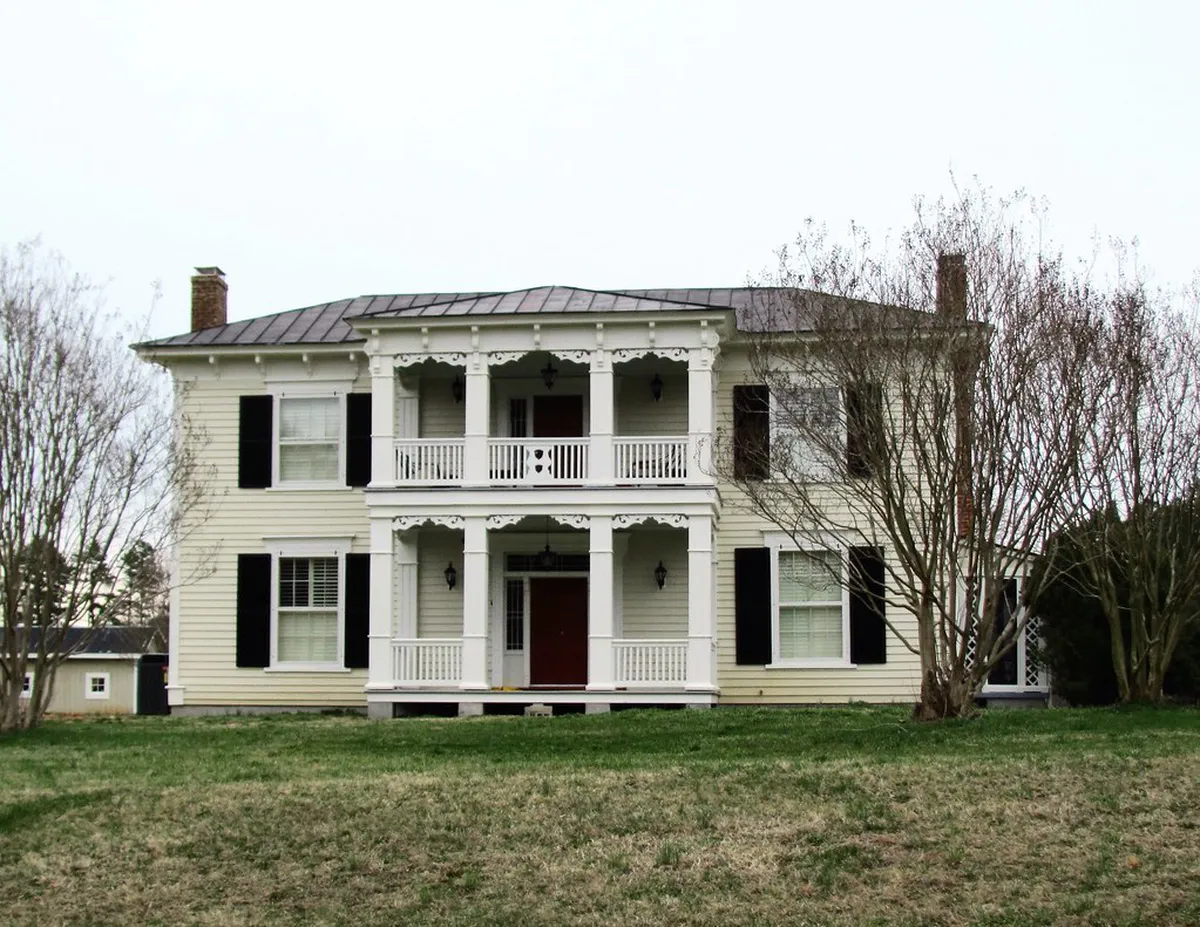 Sash Windows in Canarian Homes: A La Laguna Guide
