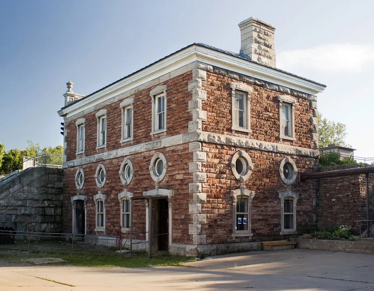 What Defines Eclectic Architecture in the Canary Islands