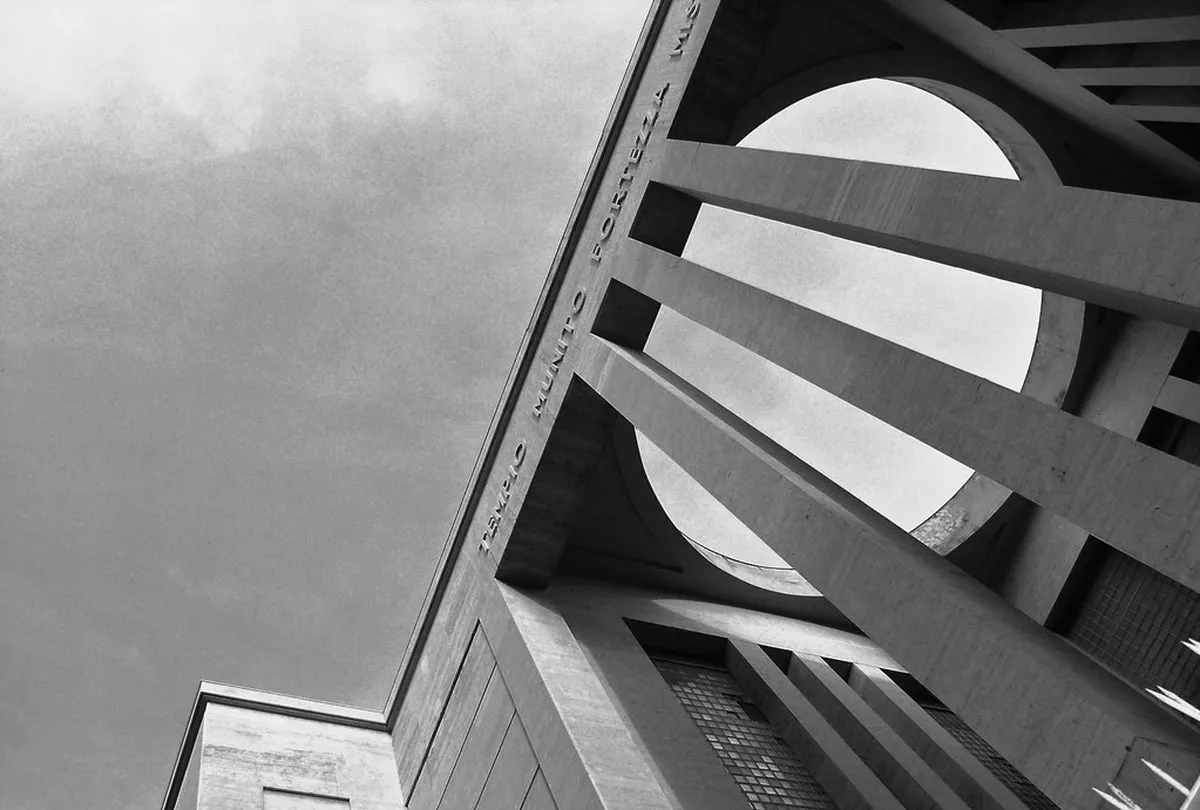 Finding Rationalist Architecture in Las Palmas Guide