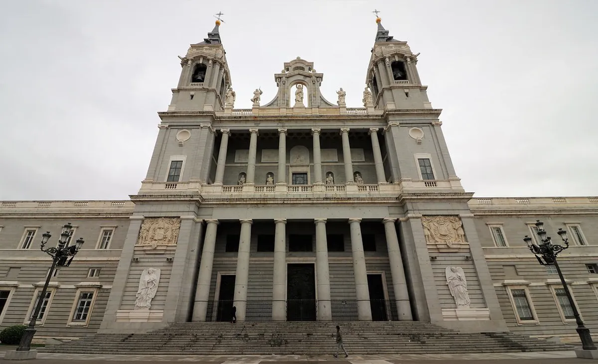 Discover Eclectic Architecture in Madrid's Heart