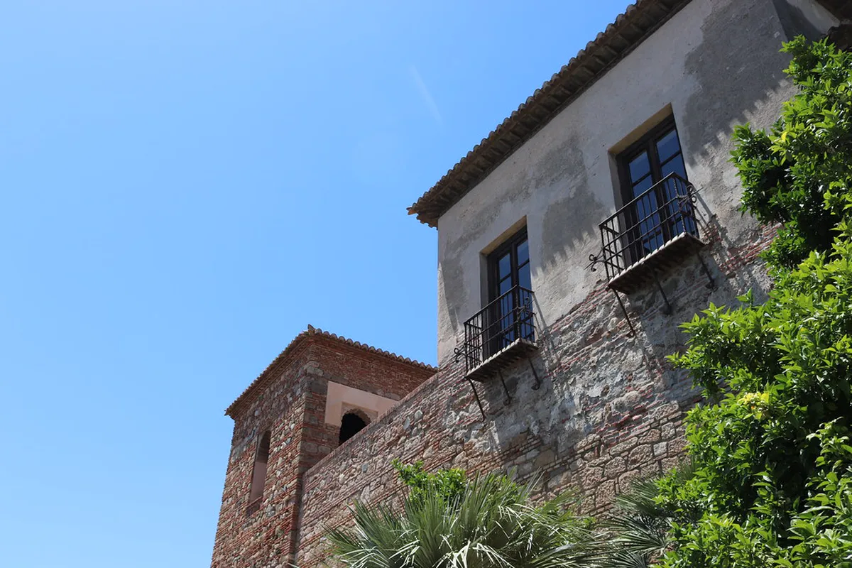 Discover Málaga's Architectural Details in 2025