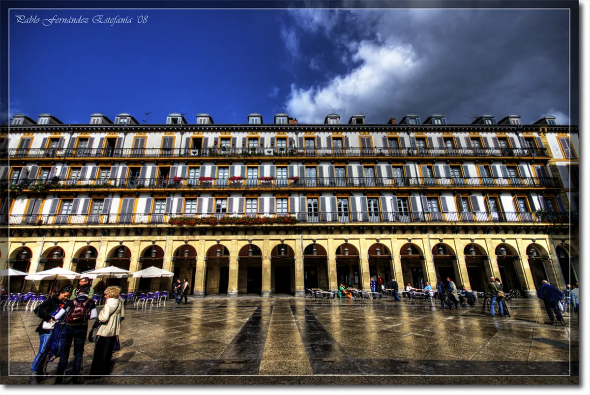 Málaga: The Architecture of Plaza de la Constitución