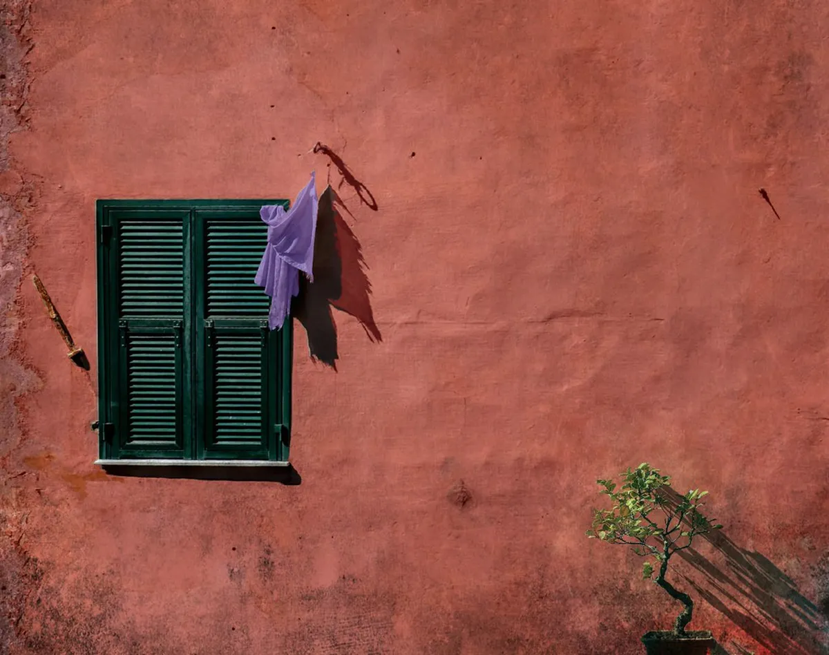 Oviedo's Main Post Office: Architectural Details Revealed