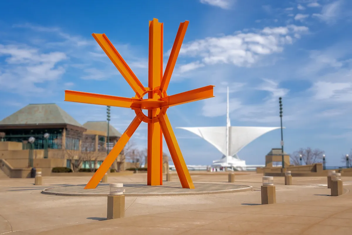 Oviedo's Calatrava Building: Controversy Unpacked