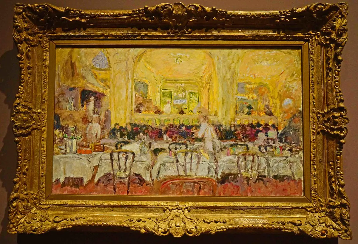 Identifying Modernist Facades on Calle Uria, Oviedo