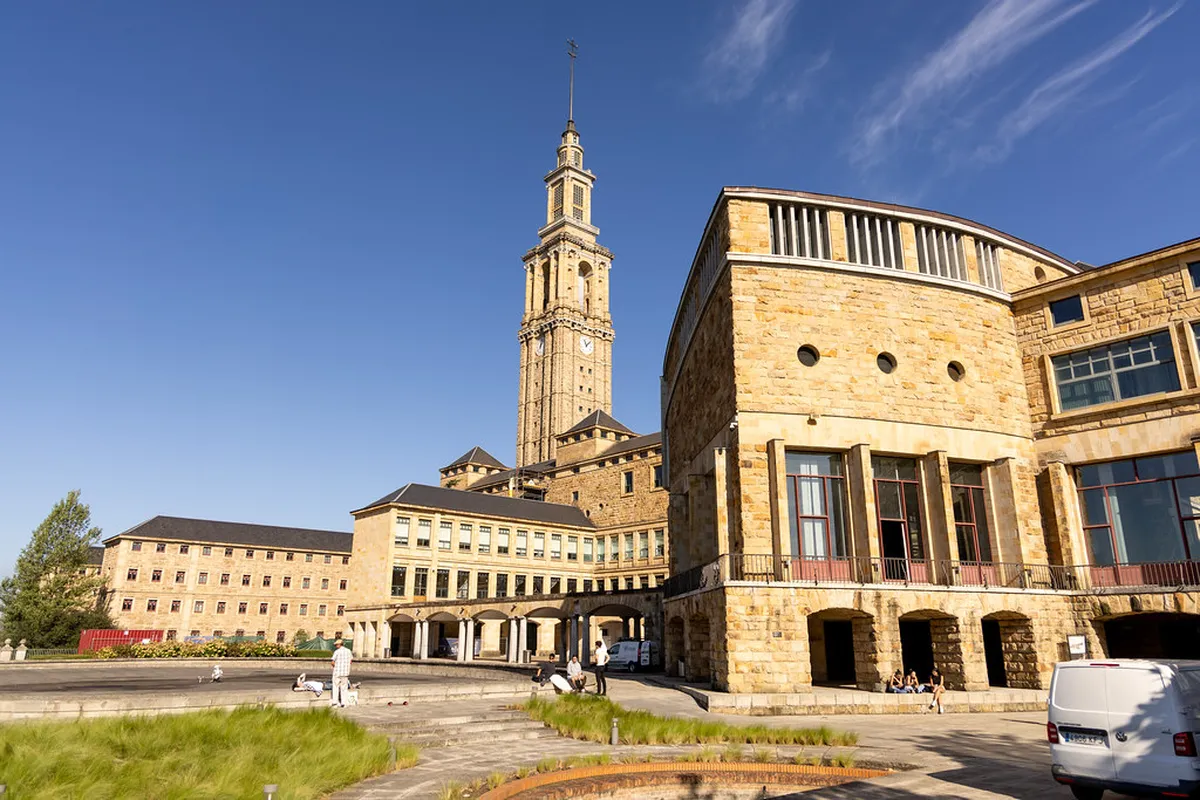 Discover the University of Oviedo Campus in 2025