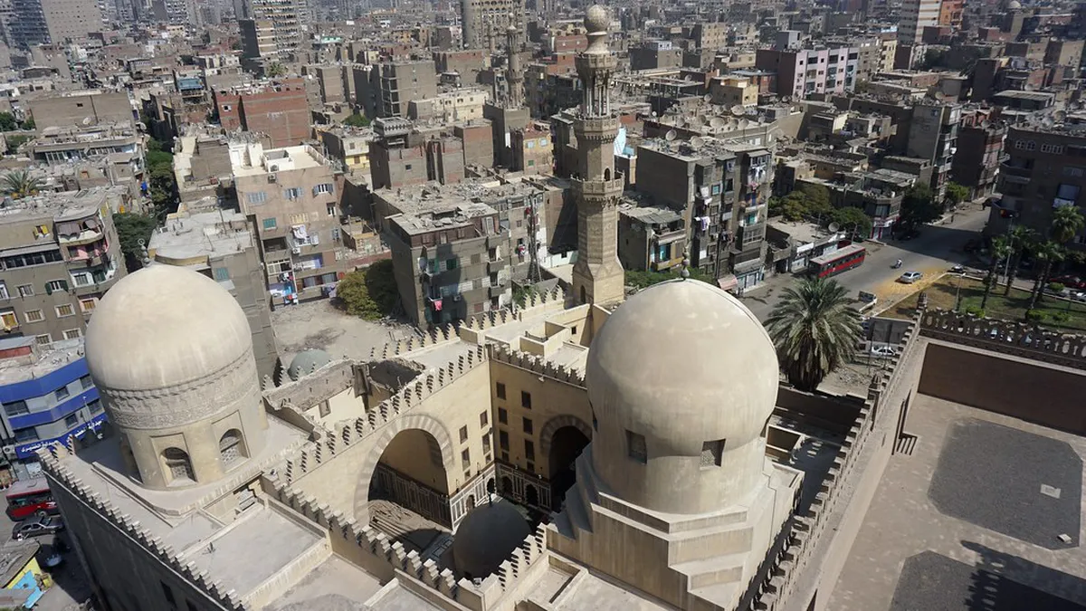 Exploring the Helical Columns of Llotja de Palma